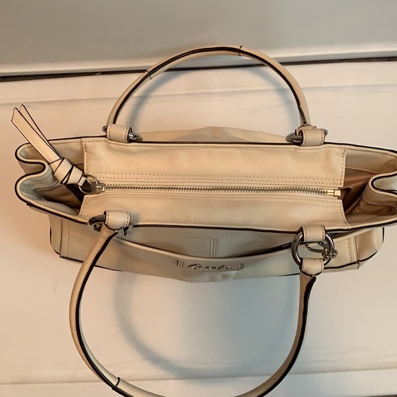 Coach Cream Leather Shoulder Bag - Picture 2 of 6